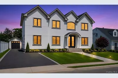 35 Hewitt Street, Hicksville, NY 11801 - Photo 2