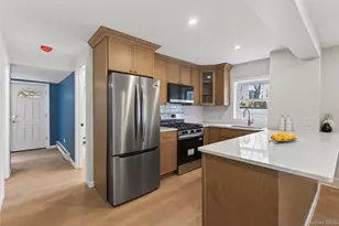 81 Potter Ave, New Rochelle, NY 10801 - Photo 8