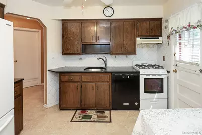 560 N 6th Street, New Hyde Park, NY 11040 - Photo 12