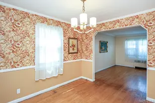 560 N 6th St, New Hyde Park, NY 11040 - Photo 10