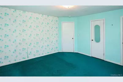560 N 6th Street, New Hyde Park, NY 11040 - Photo 16