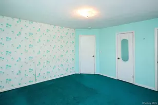 560 N 6th St, New Hyde Park, NY 11040 - Photo 16