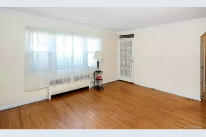 560 N 6th Street, New Hyde Park, NY 11040 - Photo 6