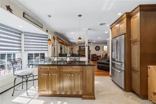 15-17 Park Woods Ln, Kings Park, NY 11754 - Photo 18