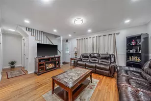 1641 E 3rd Ave, Bay Shore, NY 11706 - Photo 4
