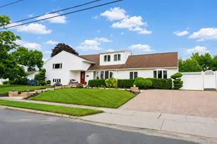 61 Hemlock Ln, Massapequa Park, NY 11762 - Photo 4