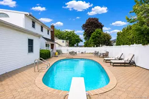 61 Hemlock Ln, Massapequa Park, NY 11762 - Photo 38