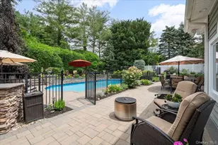 4 Shannon Dr, Woodbury, NY 11797 - Photo 36