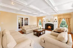608 Shore Dr, Oakdale, NY 11769 - Photo 22