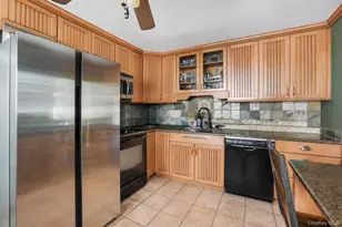 35 Lakeview Ave, Poughkeepsie, NY 12601 - Photo 2