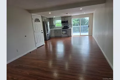 14 Brian Drive, East Islip, NY 11730 - Photo 2