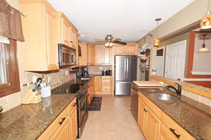 587 Johnson Ave, Ronkonkoma, NY 11779 - Photo 4