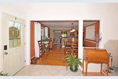 587 Johnson Avenue, Ronkonkoma, NY 11779 - Photo 2