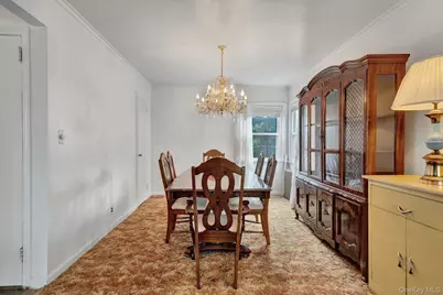 6 Lippold Street, Merrick, NY 11566 - Photo 8
