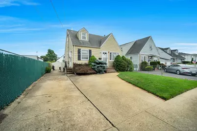 6 Lippold Street, Merrick, NY 11566 - Photo 28