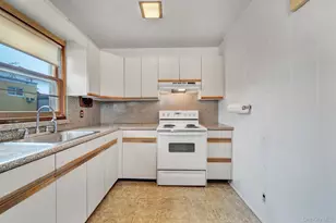 6 Lippold St, Merrick, NY 11566 - Photo 20