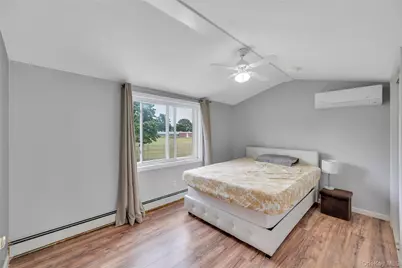 40 Blueberry Lane, Hicksville, NY 11801 - Photo 14