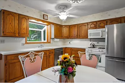 27 Meadowlark Road, Rye Brook, NY 10573 - Photo 12