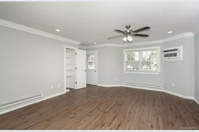 30 Bay Point Court #16, West Babylon, NY 11704 - Photo 4