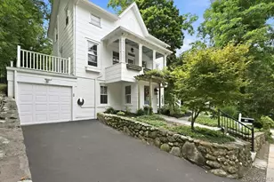18 Washington Pl, Northport, NY 11768 - Photo 2