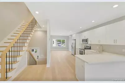 1 Wallace Court #5, Valley Stream, NY 11580 - Photo 2