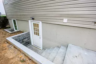 2907 Sipp Ave, Medford, NY 11763 - Photo 14