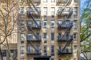 311 E 25th St, New York, NY 10010 - Photo 8