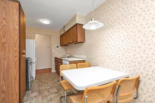 30 Barstow Rd, Great Neck, NY 11021 - Photo 10
