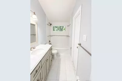 150 8th Avenue, Holtsville, NY 11742 - Photo 4