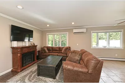 25 Rosanne Court, Nesconset, NY 11767 - Photo 12