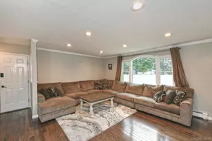 25 Rosanne Ct, Nesconset, NY 11767 - Photo 8