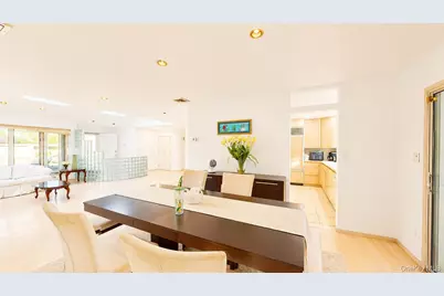 9 Arbor Road, East Hills, NY 11577 - Photo 8