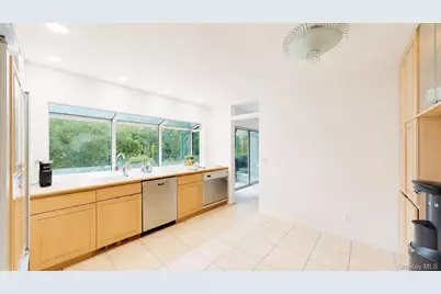 9 Arbor Road, East Hills, NY 11577 - Photo 12