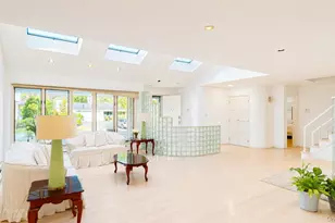 9 Arbor Rd, East Hills, NY 11577 - Photo 6