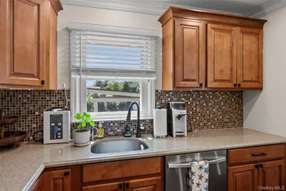 241 Houston Street, Lindenhurst, NY 11757 - Photo 12