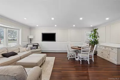 241 Houston Street, Lindenhurst, NY 11757 - Photo 4