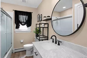 241 Houston St, Lindenhurst, NY 11757 - Photo 18
