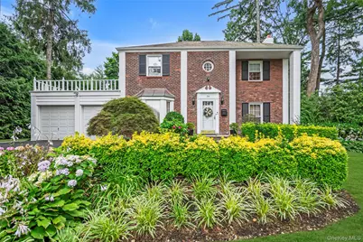 34 Soundview Crest, Manhasset, NY 11030 - Photo 2