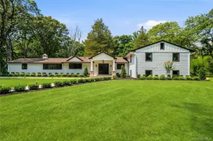 31 Saw Mill Rd, Cold Spring Harbor, NY 11724 - Photo 2