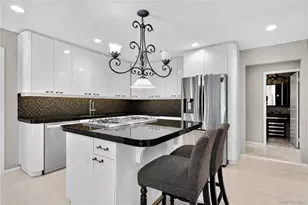 12 Princeton Dr, Syosset, NY 11791 - Photo 8