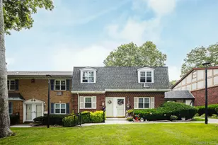 11 Glen Hollow Dr, Holtsville, NY 11742 - Photo 2