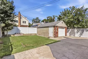82-56 248th St, Bellerose, NY 11426 - Photo 24