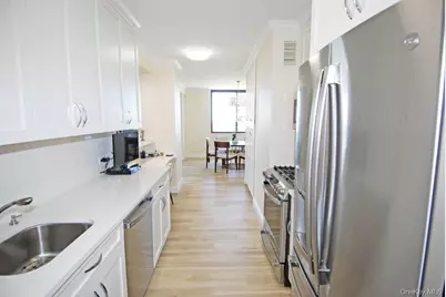 27110 Grand Central #22G, Floral Park, NY 11005 - Photo 12