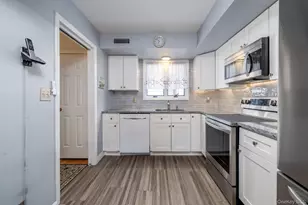 146 Lincoln St, Garden City, NY 11530 - Photo 10