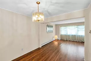 4 Crabapple Ln, Commack, NY 11725 - Photo 6