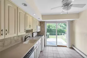 4 Crabapple Ln, Commack, NY 11725 - Photo 8