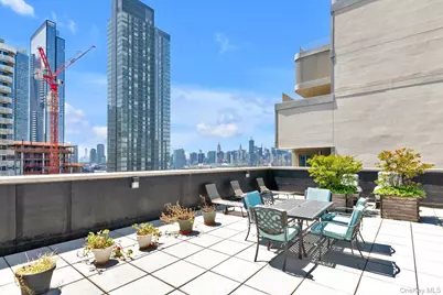 2415 Queens Plaza N #6B, Long Island City, NY 11101 - Photo 2