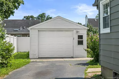 718 Elmwood Road, West Babylon, NY 11704 - Photo 20