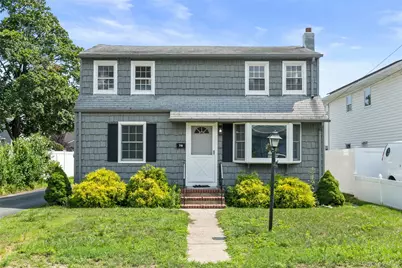 718 Elmwood Road, West Babylon, NY 11704 - Photo 2