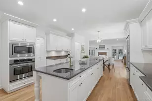 17 Nadworny Ln, Stony Brook, NY 11790 - Photo 8
